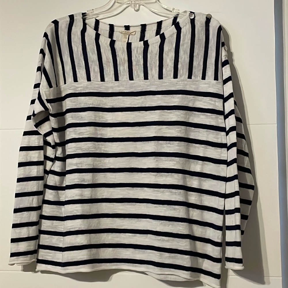 Eileen Fisher women’s black & white striped sweater w/shoulder buttons. Sz S/P